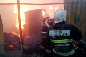 Пожар на северной окраине Астрахани может быть поджогом