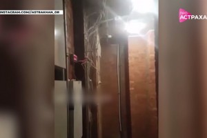 В разных районах Астрахани затопило многоэтажные дома