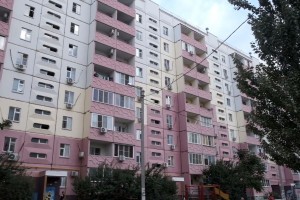 Жители улицы Жилая в Астрахани просят Игоря Бабушкина помочь им перейти в своё ТСЖ