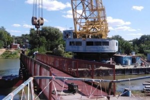 В Астрахани на Серебряной Воложке началась сборка береговых секций моста