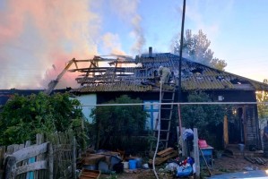 В селе Копановка крупный пожар  тушили огнеборцы Астраханской области и Калмыкии