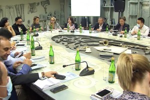 Панельные дискуссии по острым для СМИ вопросам развернулись на Каспийском медиафоруме