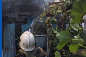 Утром на пожаре в Астрахани погибла женщина, СК проводит проверку