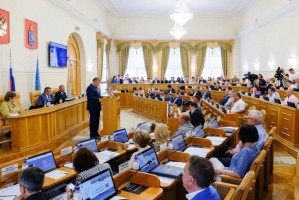 Астраханский губернатор поблагодарил депутатов облдумы 6-го созыва за проделанную работу
