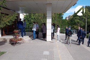 В Астрахани на избирательном участке образовалась очередь из голосующих