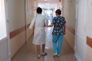 В Астрахани медики спасли пострадавшего в ДТП подростка