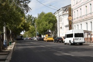 На улице Ленина в Астрахани кладут второй слой асфальта