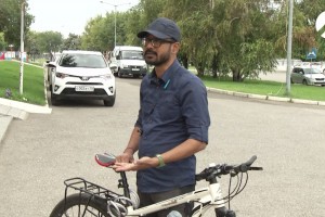 Путешественник приехал из Индии в Астрахань на велосипеде