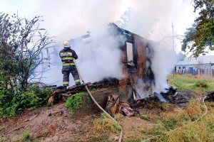 За полдня расчёты МЧС дважды выезжали на пожар в Трусовский район Астрахани