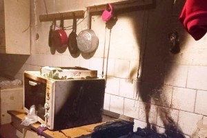 В Астраханской области из-за беспечного обращения с огнём горели хозпостройка и две квартиры
