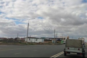 В Астрахани на улице Магистральной установили отбойник и&#160;новые светофоры