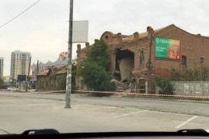 Астраханские власти сообщили об окончательном сносе аварийного дома на Бакинской