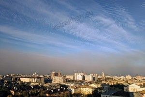 Астрахань вновь накрыло дымом и&#160;сильно воняет гарью