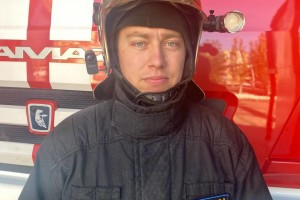 Астраханский пожарный предотвратил трагедию