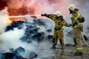В МЧС России определили лучшего пожарного и начальника караула страны