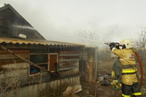При пожаре в астраханском селе погибли пенсионерка и 60-летний мужчина