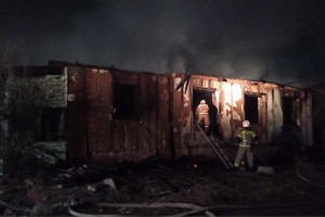 В Астраханской области неизвестные подожгли здание