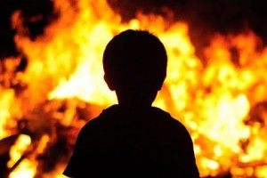 Под Астраханью двое детей погибли при пожаре, еще двое пострадали