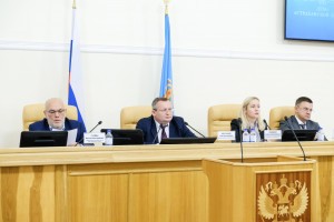Председатель облдумы Игорь Мартынов предложил внести изменения в&#160;закон о&#160;земельных отношениях
