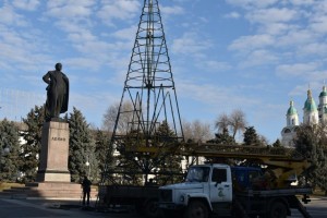 Главную ёлку Астрахани скоро установят на площади Ленина