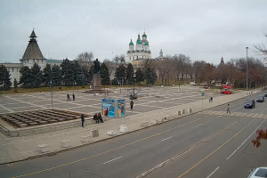 Вечером 18 декабря на центральной ёлке Астрахани зажгутся огни