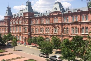 Фуршеты в резиденции астраханского губернатора обойдутся бюджету в 982 000 рублей