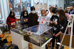 В Астрахани работает выставка проекта «Герои Великой Победы в миниатюре»