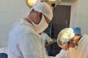 Астраханские врачи провели уникальную операцию, вернув пациенту способность ходить