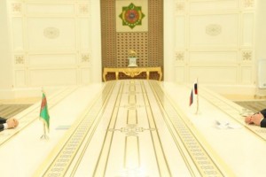 Астрахань готова поставлять в Туркменистан трубы, зерно и корма
