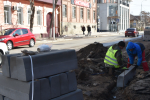 В Астрахани ремонт на улице Академика Королёва вновь затянули из-за подрядчика