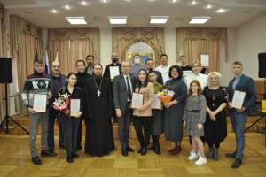 В Гордуме наградили астраханских волонтёров и общественных деятелей