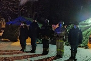 В Костромской области спасатели развернули мобильный пункт обогрева на трассе