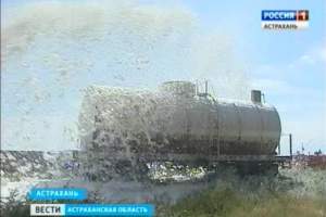 Из-за железнодорожной аварии 30 тонн нефти разлилось на станции Кутум. Произошло возгорание