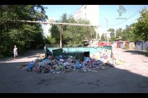 Жители ул.Яблочкова жалуются на горы мусора