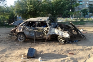 В Астрахани произошло опрокидывание легкового автомобиля