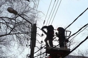 После шторма в Астраханской области к электроэнергии подключили 253 тысячи потребителей