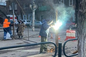 В Астрахани из-за канализационной аварии перекрыли одну из центральных улиц