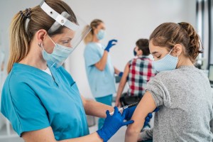 240 доз вакцины «Спутник М» для подростков поступило в Астраханскую область