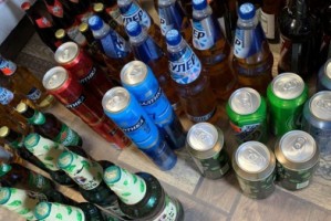В астраханском магазине обнаружили 124 бутылки нелегального пива