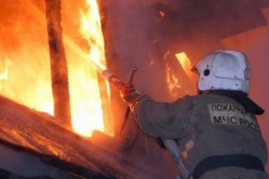 В ночном пожаре под Астраханью погибли мама, дочь и 6-летняя внучка