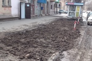 На улице Богдана Хмельницкого специалисты закончили работы по устранению провала