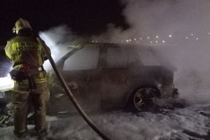 В Астраханской области сгорели хозяйственная постройка и&#160;автомобиль