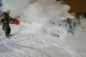 В Астрахани из-за неисправности сгорел автомобиль