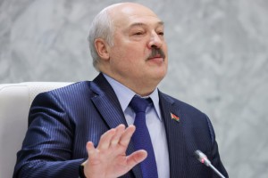 Лукашенко считает, что Путин &#171;прекратил все коронавирусы в&#160;мире&#187;