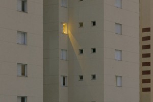 В Астрахани подросток выпал с балкона пятнадцатого этажа