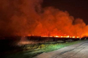 В Астрахани полыхал крупный природный пожар