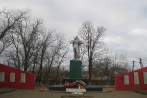 Под Астраханью подрядчик сорвал реализацию нацпроекта при ремонте памятника павшим воинам