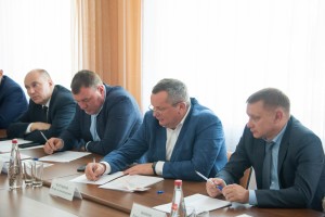 Астраханские парламентарии помогли жителям Камызякского района решить бытовые проблемы