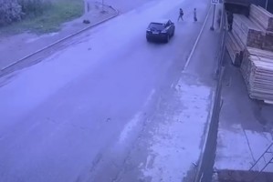В Астрахани на Началовском шоссе сбили пешехода
