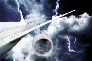 Самолет рейса "Астрахань - Москва" поразила молния